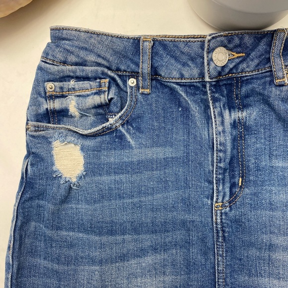 Skirt from garage - Picture 3 of 7